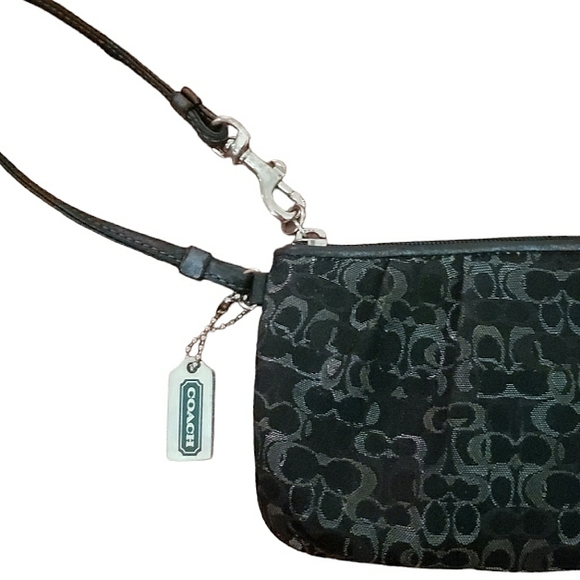 Coach Metallic Silver Black Signature C Metal Hangtag Zippered Canvas Wristlet - Picture 3 of 16
